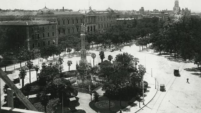Antigua Casa de la Moneda en Colón, en la esquina superior izquierda de la imagen, junto a la Biblioteca Nacional