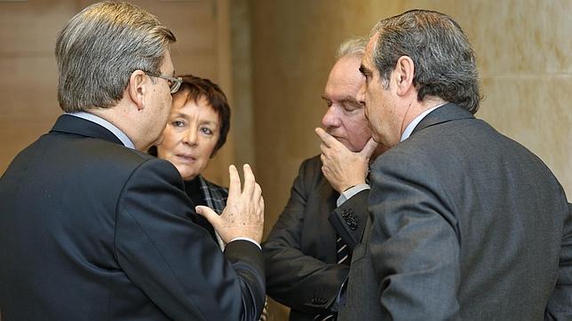 Las Cortes también piden al Gobierno que retire el copago hospitalario