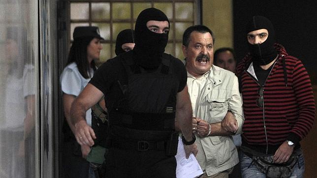 El Parlamento griego aprueba el final de la financiación estatal a Amanecer Dorado