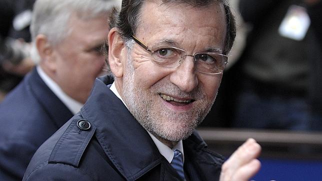 Rajoy y Merkel analizan a solas la marcha de la economía en España y la UE