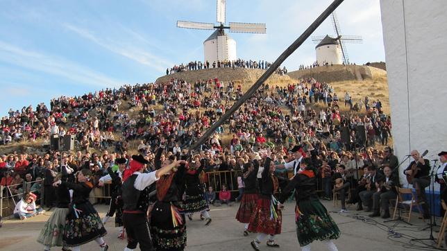 Arranca en Consuegra la LI Fiesta de la Rosa del Azafrán