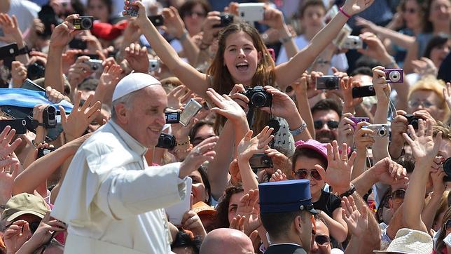 El Papa agradece a Benedicto XVI dar en sus libros su conocimiento de Jesús