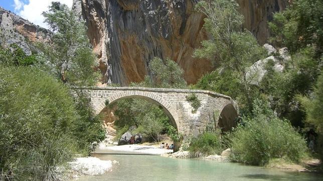 Cataluña se apropia 16 puentes de piedra de la provincia de Huesca