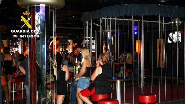 Detenidas dos personas por tener a 19 mujeres como prostitutas