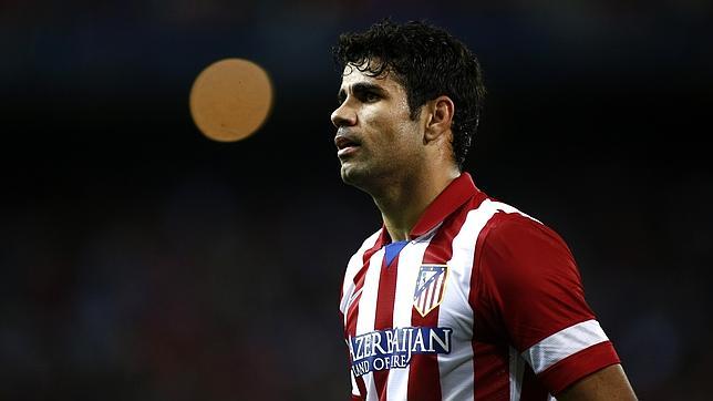 Diego Costa firma la carta para jugar con España