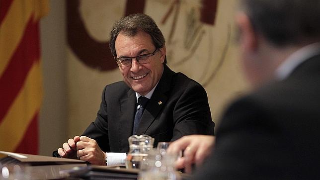 La Generalitat sigue adelante con la consulta: «No nos podemos mover»