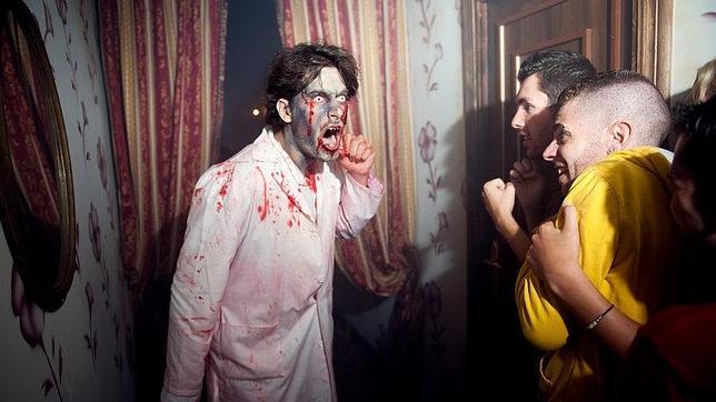 Interior del pasaje del terror dedicado a REC en Port Aventura