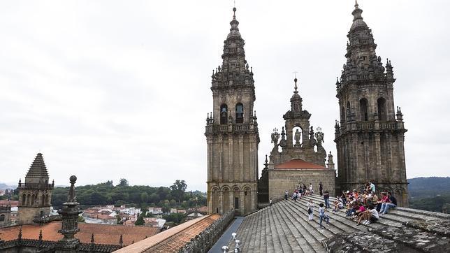 Se desmontarán los cupulines de las torres de la fachada