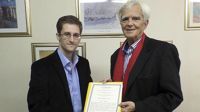 Putin permite a Snowden reunirse con quien desee, pero sin dañar a EE.UU.