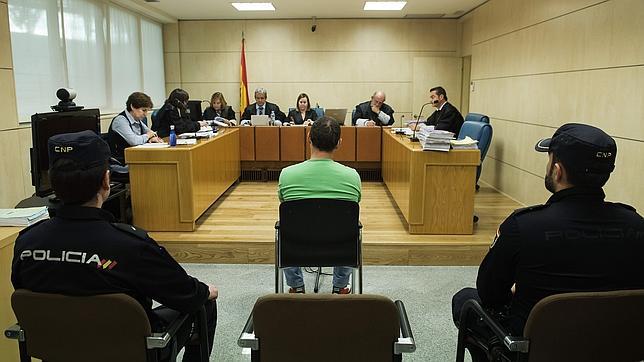 El Fiscal pide 18 años de cárcel para Gorka Palacios por el atentado en Santander