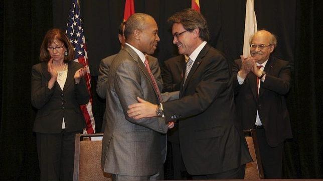 El Gobierno catalán dobla el gasto en «embajadas» y misiones exteriores