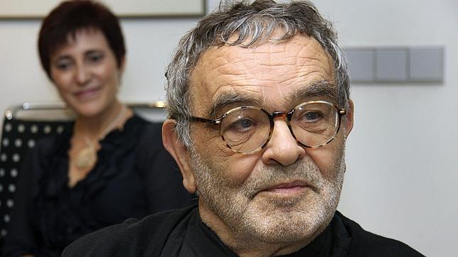 Fernando Arrabal, hospitalizado en París