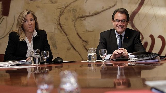 El gobierno catalán se ve incapaz de hacer la consulta antes de octubre de 2014