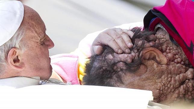 La debilidad del Papa Francisco por los enfermos