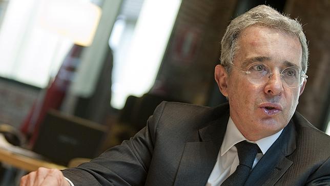 El expresidente colombiano Álvaro Uribe arremete contra el acuerdo Gobierno-FARC