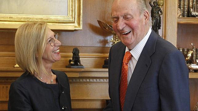 Rosa Díez, al Rey: «¡Le veo guapo!»