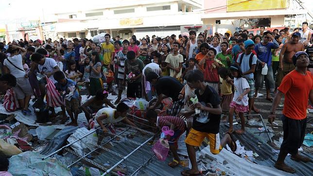 Los saqueos en Filipinas se extienden por el caos en el reparto de asistencia humanitaria