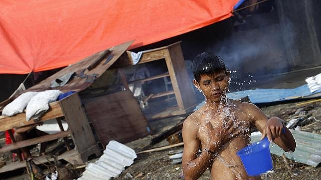 Hambre y miedo en el infierno de Tacloban, en Filipinas