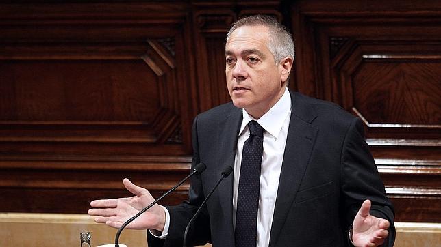 Navarro llama a ser «valientes» en defensa de una consulta acordada