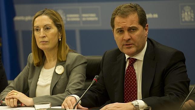 AENA anuncia una reducción de las tarifas aéreas en en el plazo de cinco años