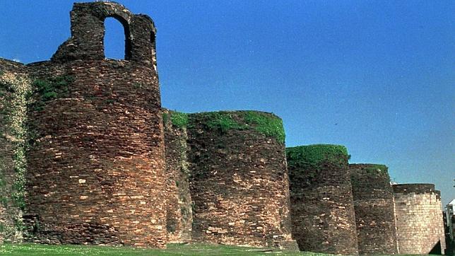 Un tramo de la muralla que abraza Lugo