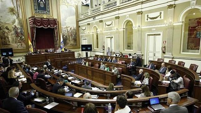 El Parlamento canario resucita el proyecto para instalar una señal institucional de televisión