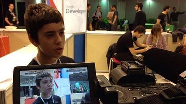 Google ficha a Nikos Adam, un niño de 12 años para su equipo de programadores