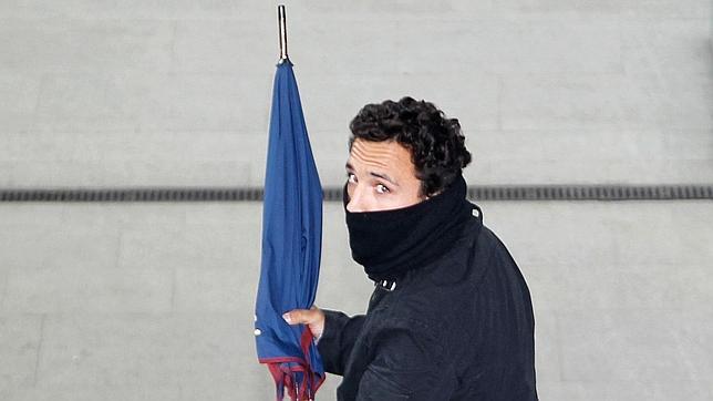 José Fernando «me dio puñetazos en las costillas para vaciarme los bolsillos»