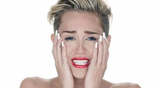 Uno de los momentos más populares del videoclip de «Wrecking ball»