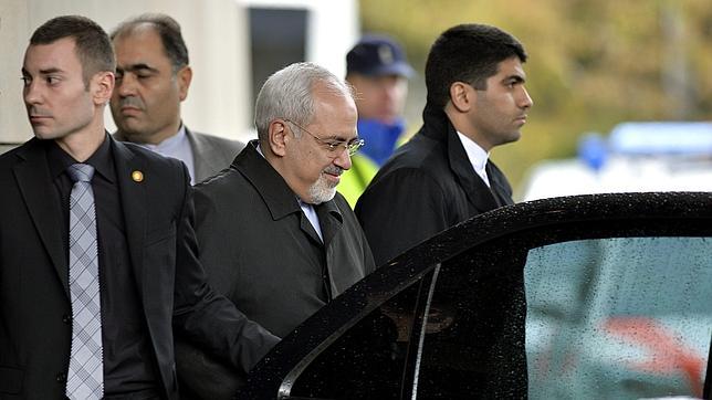 Irán quiere cerrar en Ginebra un acuerdo en tres fases sobre su programa nuclear