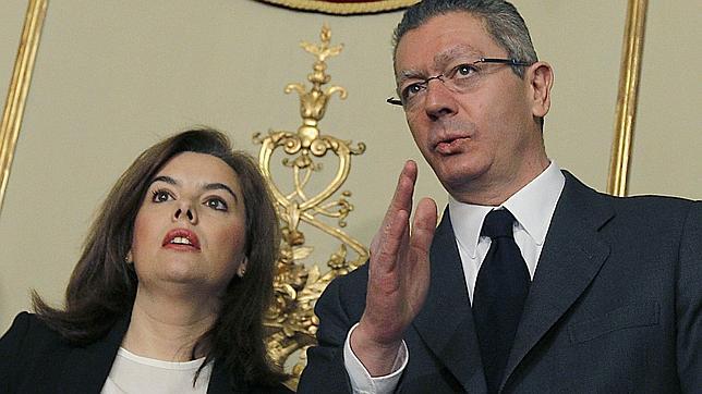 Santamaría avanza que todas las medidas para reformar la Administración están ya en marcha