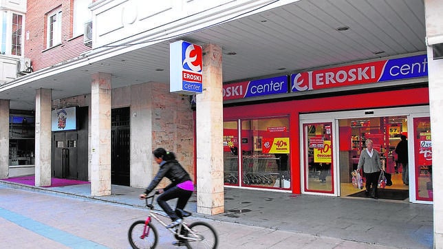 La banca acreedora exige a Eroski acelerar la venta de activos