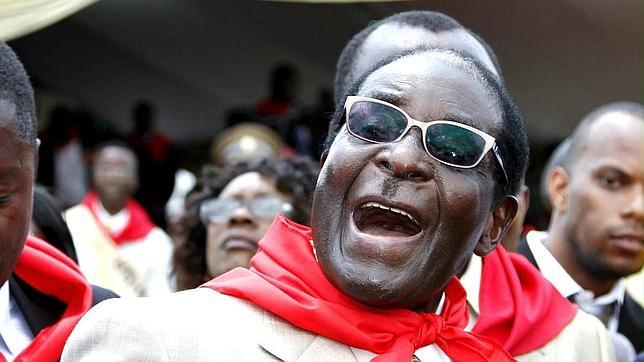 Mugabe va ahora a la caza de los pequeños negocios