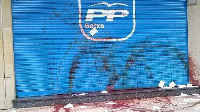 Solo un edil de Bildu apoya la condena contra el ataque a la sede de PP de Getxo
