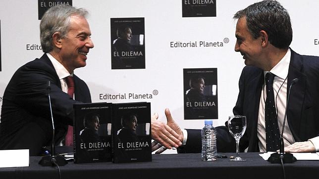 Blair defiende a Zapatero por huir del «populismo» y hacer «lo mejor para el país»