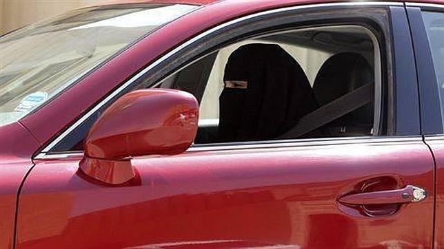 Un jeque saudí afirma que «prohibir conducir a las mujeres protege a la sociedad del mal»
