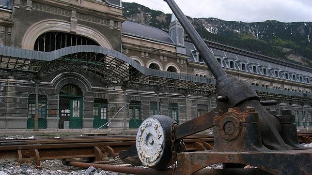 Bruselas rechaza financiar la reapertura del túnel transfronterizo de Canfranc