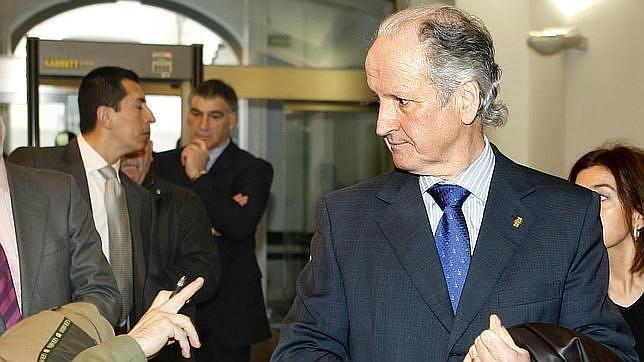 El TC confirma la condena a Atutxa por negarse a disolver Sozialista Abertzaleak