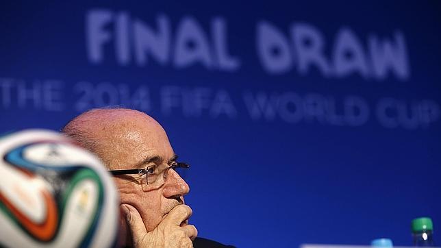 La FIFA autoriza los tiempos muertos en el Mundial de Brasil para paliar el calor