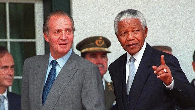 Los Reyes de España y los Príncipes de Asturias trasladan su pesar por la muerte de Mandela