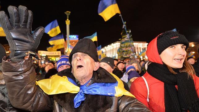 Yanukóvich calibra con Putin posibles salidas a la crisis en Ucrania