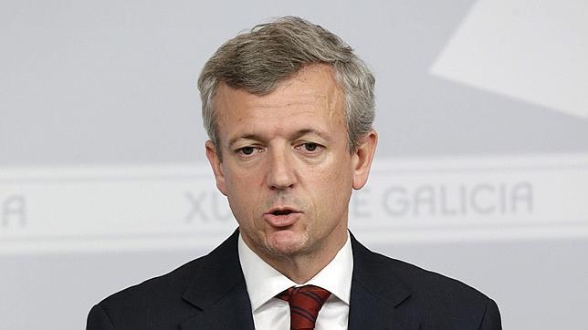 Alfonso Rueda asevera que quien cuestiona la Constitución «se está equivocando»