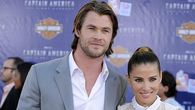 Elsa Patakay le «robó» a Natalie Portman el beso final a Chris Hemsworth en «Thor 2»