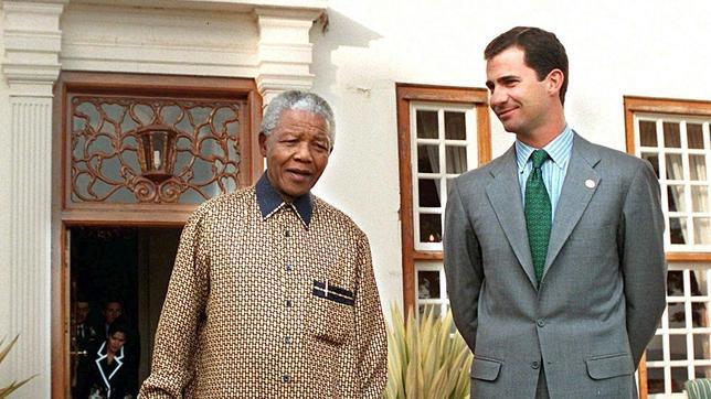 El Príncipe y Rajoy ajustan sus agendas para viajar hoy al funeral de Mandela