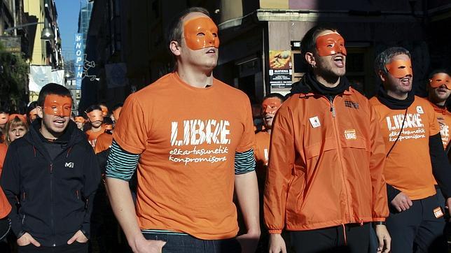 Jóvenes proetarras desafían a los jefes de Sortu con «kale borroka»