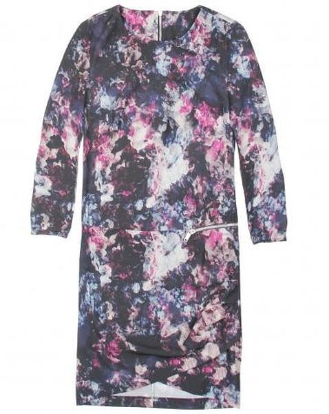 Vestido de estampado floral con cremallera de Bershka