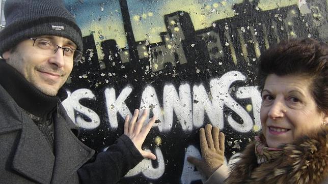 Casi 40.000 españoles emigraron en los primeros seis meses de 2013, según el INE