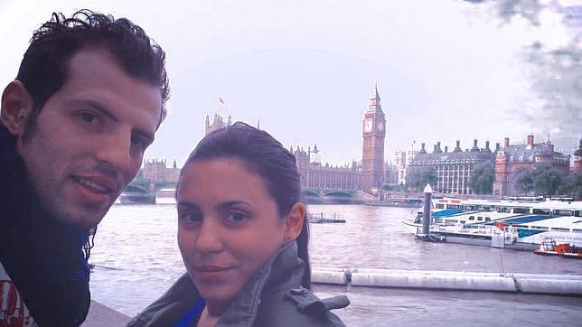 Rubén llegó a Londres tras los pasos de su novia, Cecilia
