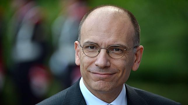 Letta supera la primera moción de confianza tras la expulsión de Berlusconi