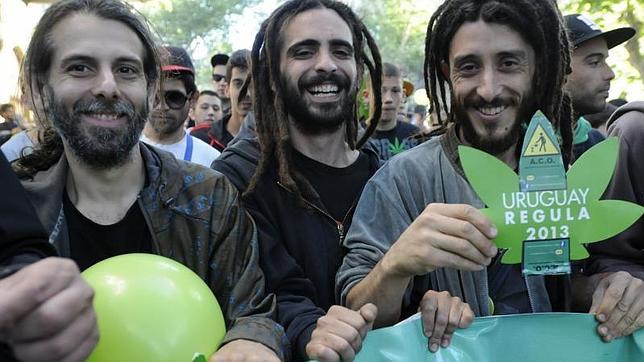 Euforia tras la legalización de la marihuana en Uruguay